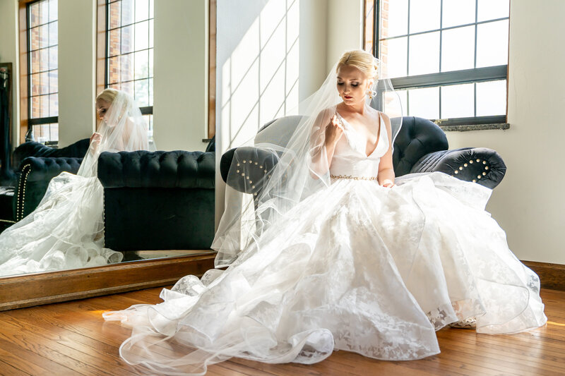 bridal-suite-couch-1