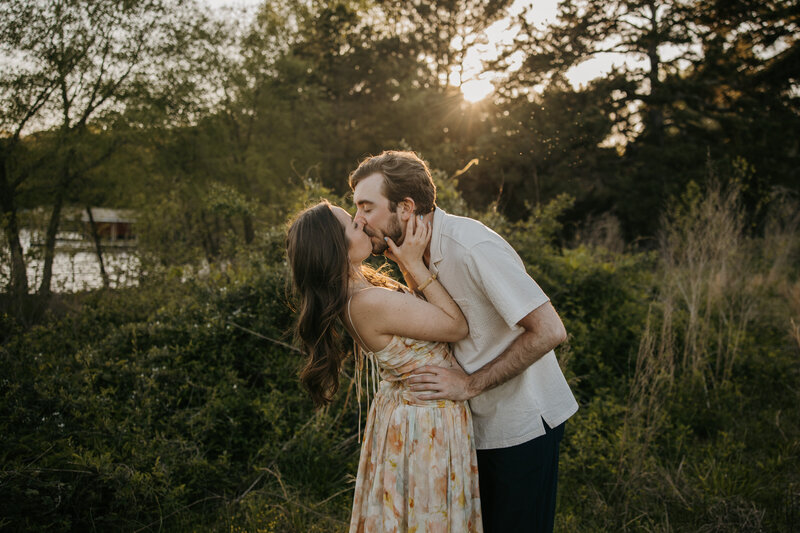 cute kissing photos