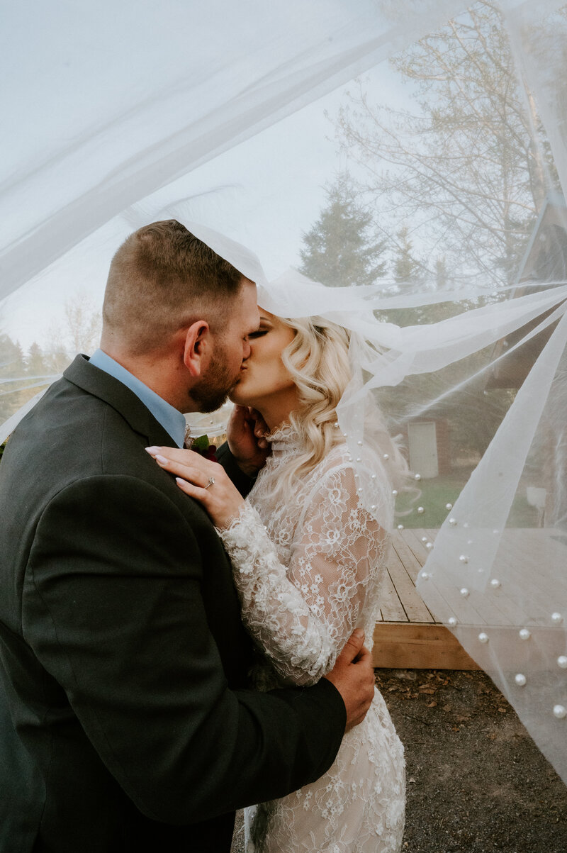 Edmonton_Wedding_Hello Moment Photography.jpeg