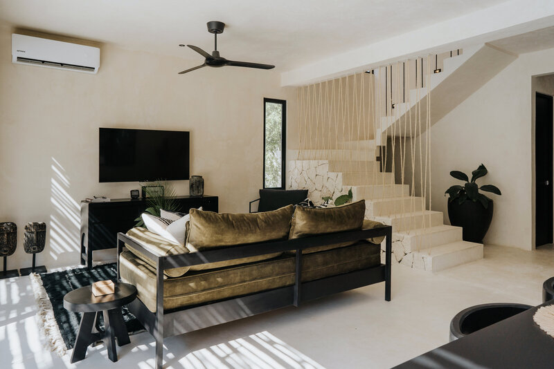 Black-dining-area-beige