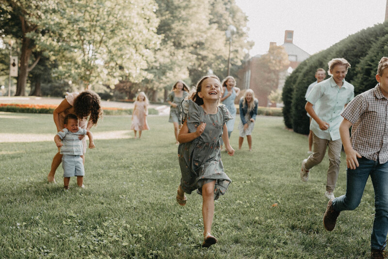 kids running toward camera