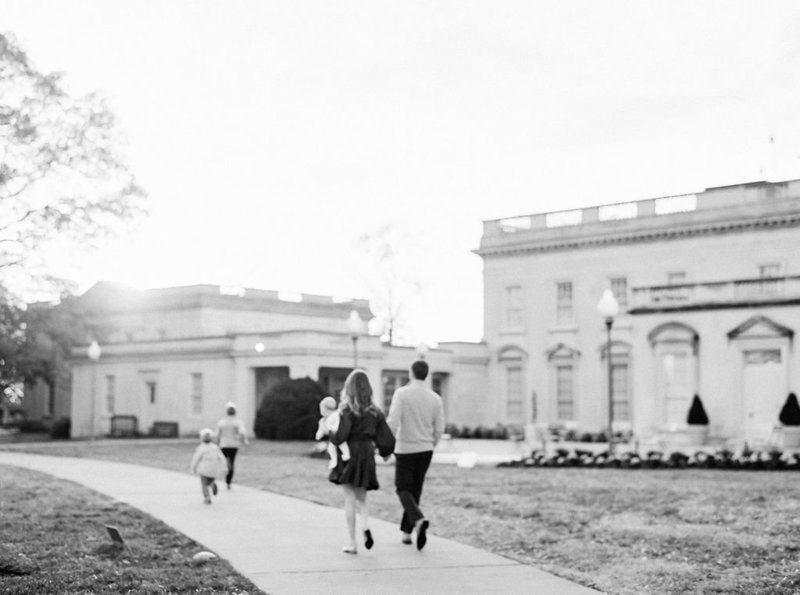 NikkiSanterrePhotography_VirginiaFilmFamilyPhotographer_DanielFamFall2018atVMFA-84