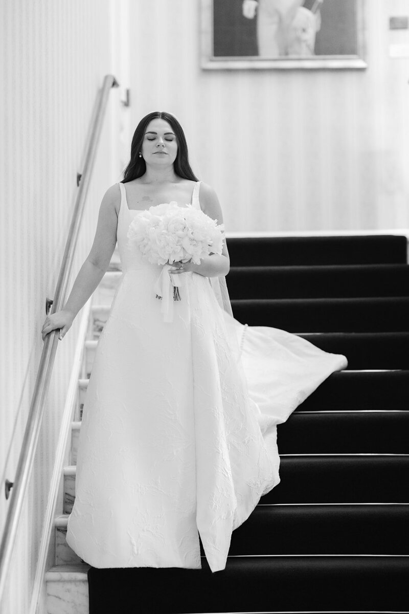 bride-before-ceremony-wadsworth-mansion