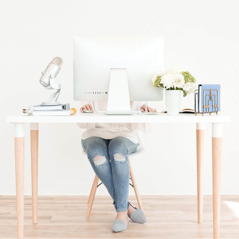 xennial-girl-computer