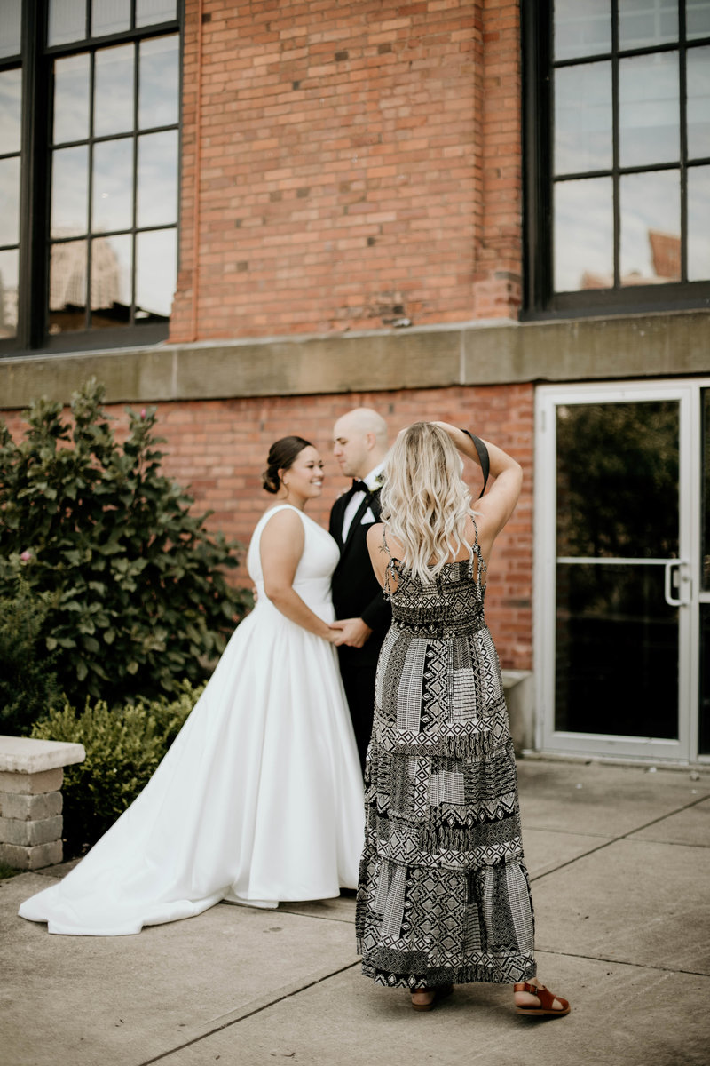 Arastasia Photography - Cleveland Ohio Wedding and Elopement Photography, Maternity and Newborn Photography, Family Portraits and Live Wedding Painting