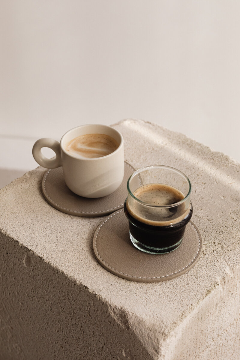 kaboompics_small-cups-of-coffee-neutral-aesthetics-30421