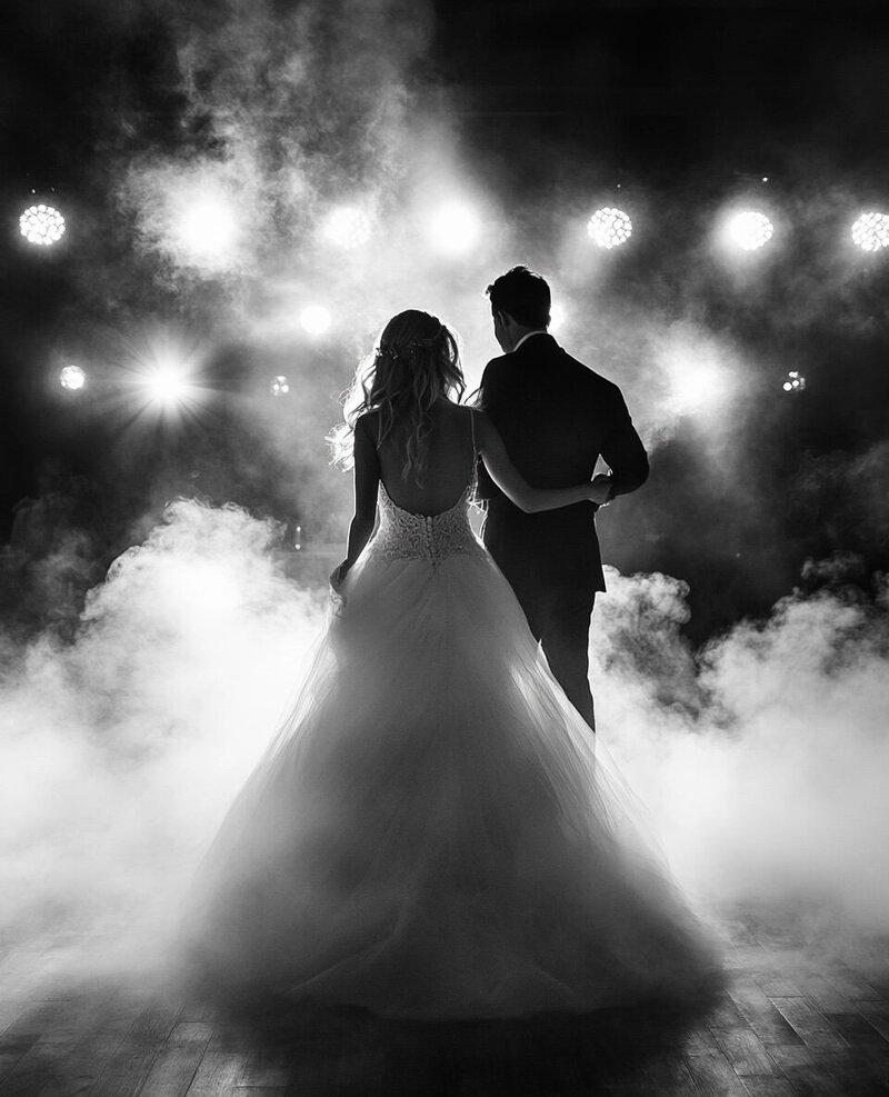 u8285411758_A_black_and_white_photograph_of_the_bride_in_her__c0deb34e-440a-4ca1-95ea-2ce6b5ba7429_0