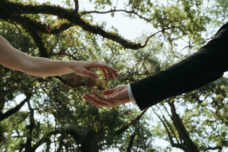 unique bride and groom wedding photos in mexico captured by destination and mexico wedding photographer elsie goodman