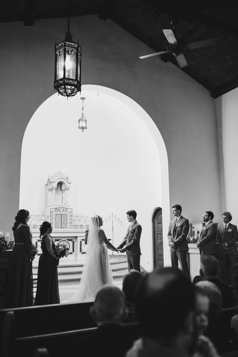 chapel-ceremony-black-white
