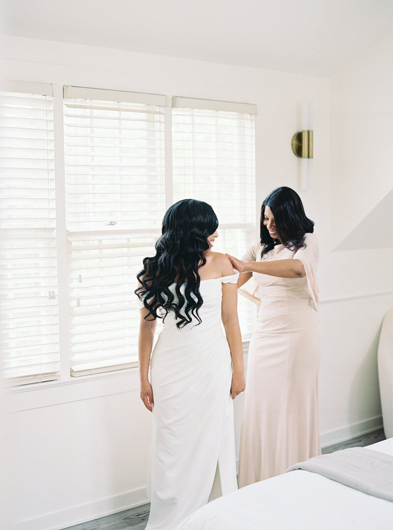 Adorable bridal suite for this beautiful fall/winter intimate wedding styled shoot