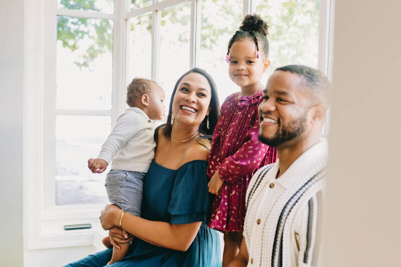 Desmond-family-window-light-portraits-georgetown-dc