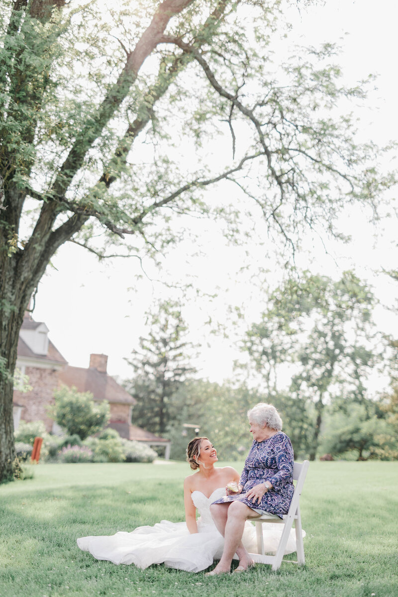 Lauren E. Bliss Photography Pennsylvania East Coast Destination Wedding Photographer Photography Editorial Luxury High End Chic Couples Couple Modern Romantic Engagement Weddings Lifestyle Portraits35