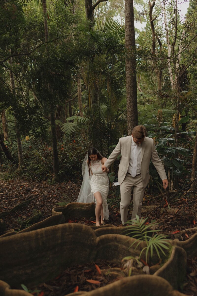 hawaii elopement in jungle