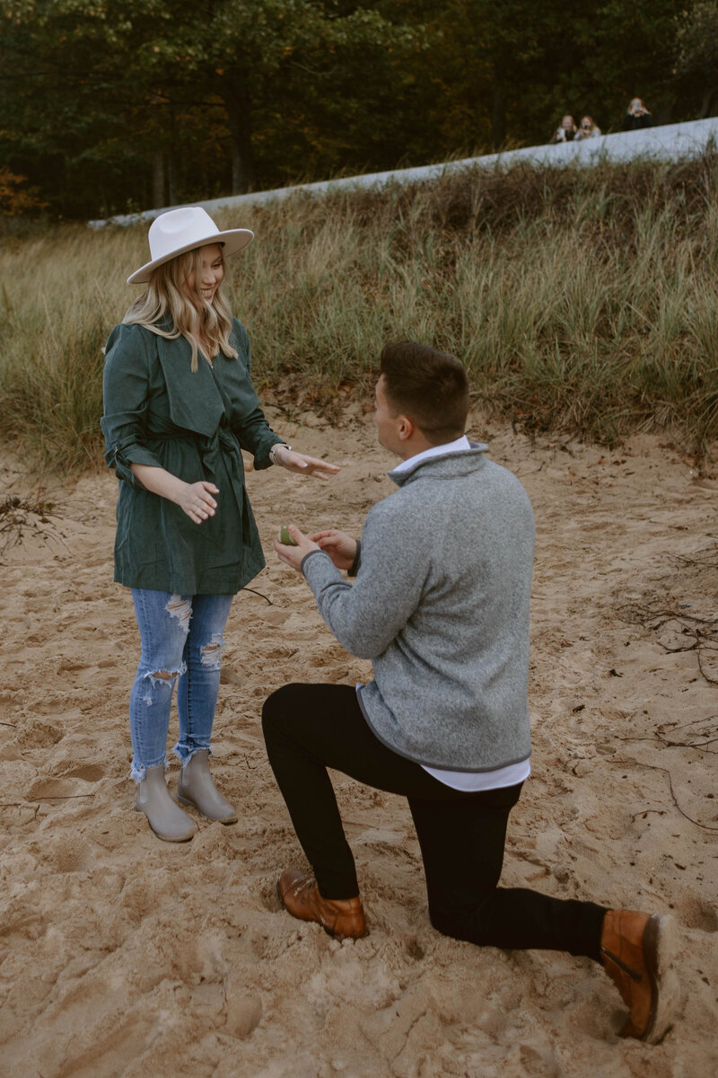 old-mission-lighthouse-traverse-city-michigan-proposal-michigan-wedding-photographer-alisciamariephotography-8221