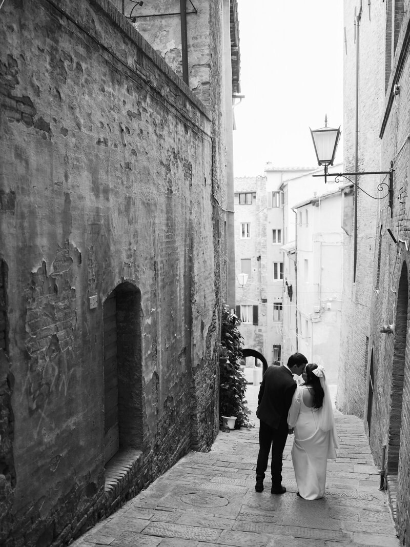 Sheri McMahon - Villa Catignano Tuscany Siena Italy by Fine Art Film Destination Wedding Photographer Sheri McMahon-37
