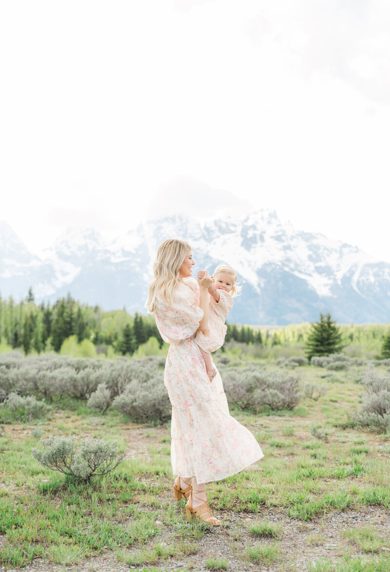 Jackson Hole Family Photo Session | Mother/daughter | photoshoot in the Tetons