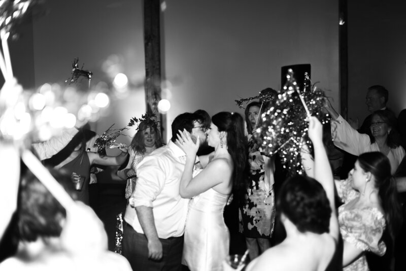 sarah-elizabeth-studio-ohio-wedding-photographer-the-landing-cummins-wedding-saturday-the-party-382
