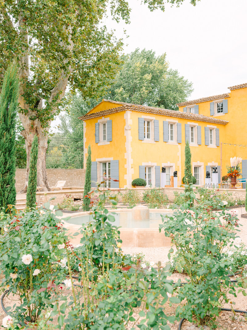 Le Domaine du Fortin, before the reception, yellow luxury mas in Provence