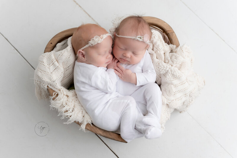 Knoxville twin newborn photography