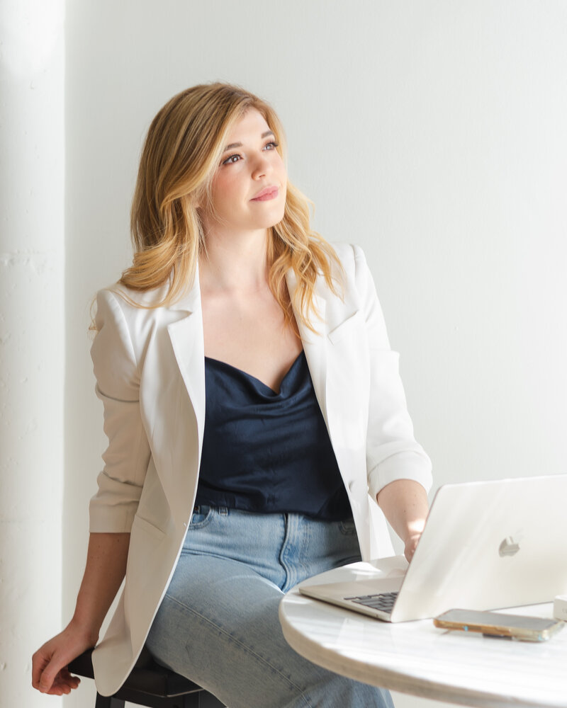 Professional Portrait of Alexis Meruelo, Latina Businesswoman