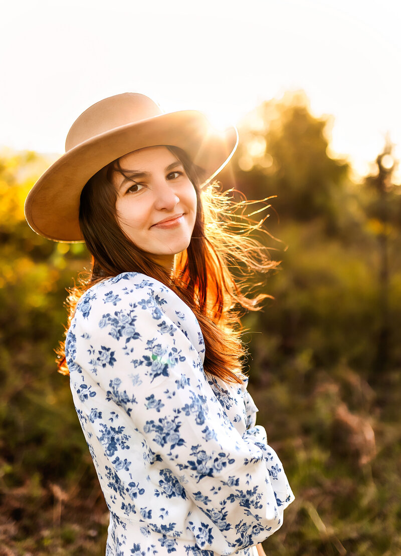 Explore the artistic world of Bel, the driving force behind Everest Portraits. Discover how our PNW sessions capture your unforgettable moments with precision and creativity.