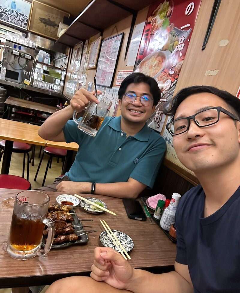 Happy moments of clients enjoying their Tokyo adventures with Yasushi as their guide
