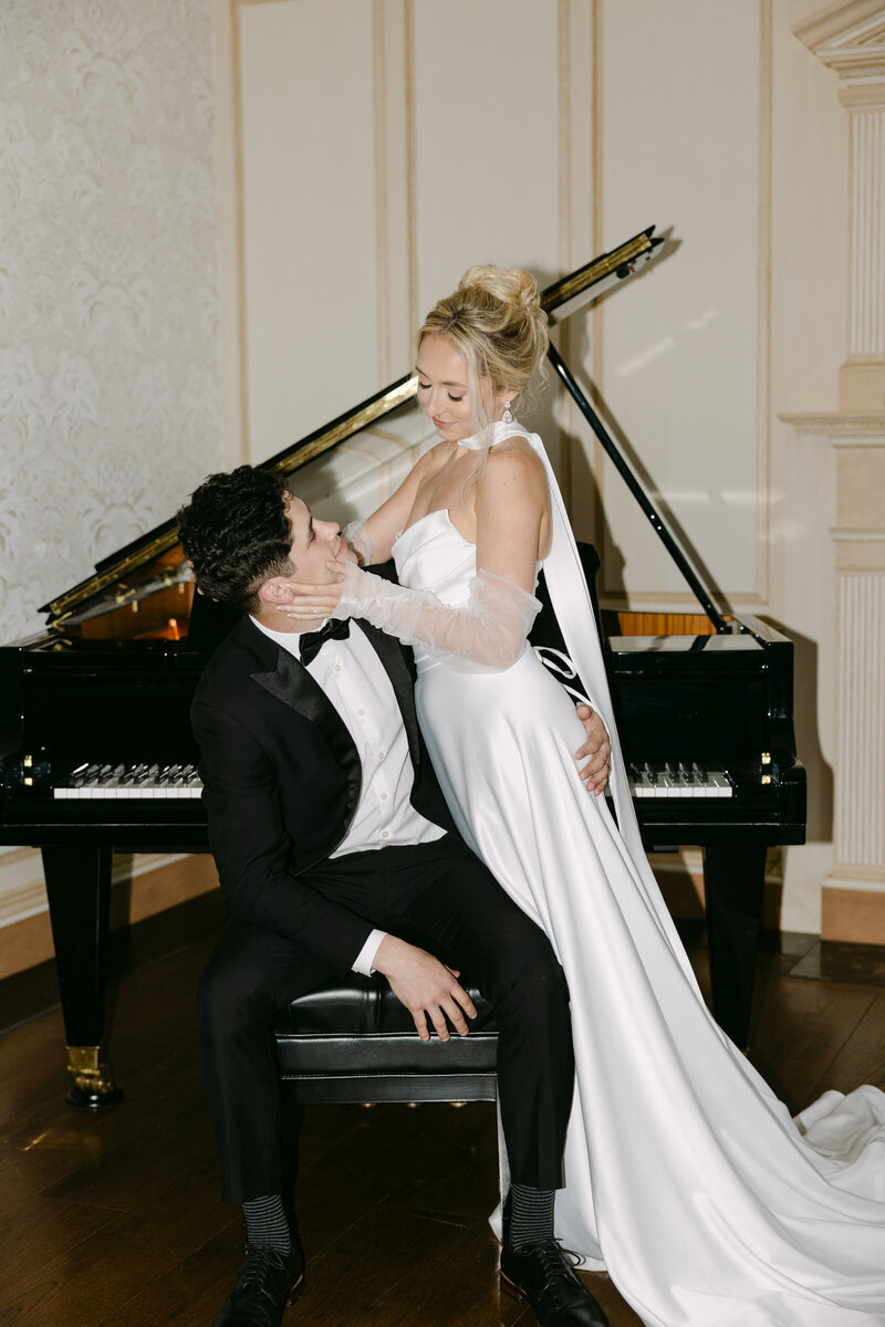KIERRAFISKEPHOTO-theestateatriverrunbridalcouple-virginia-11