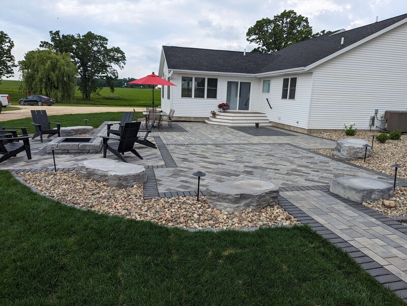 Cedar-Rapids-Manchester-Iowa-hardscaping-Supreme-Green-_20240603_135718101