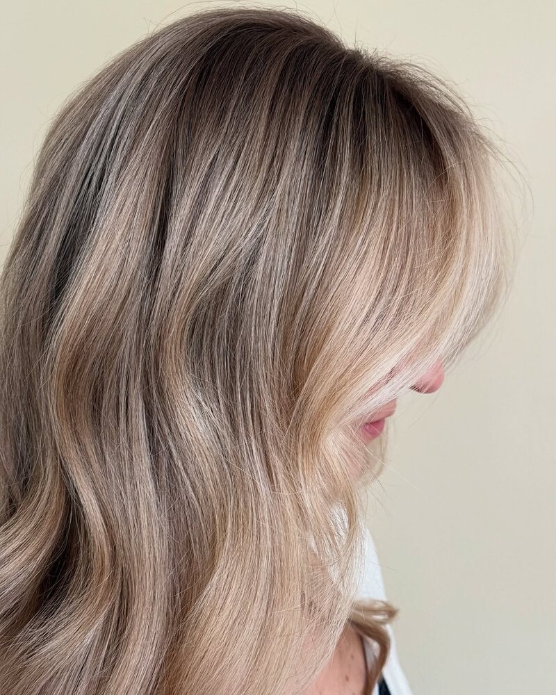 stunning blonde hair with dimension
