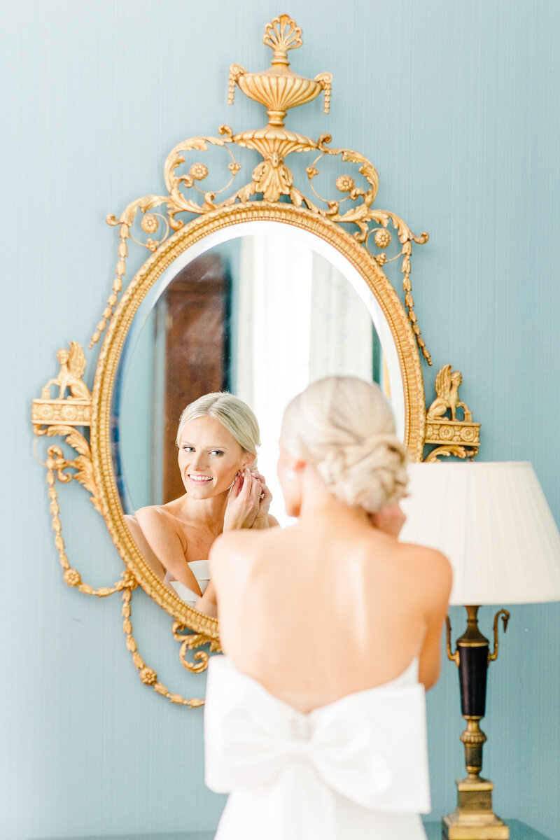 bride getting ready at the poinsett club