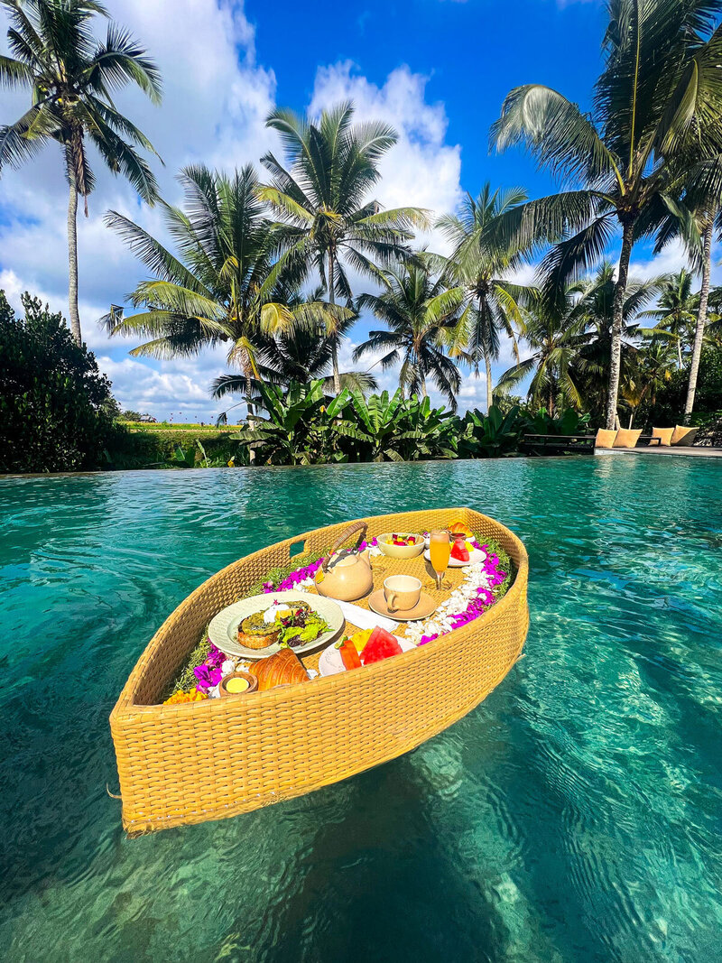 All-Inclusive-Resorts---Floating-Resort-Breakfast--RJ