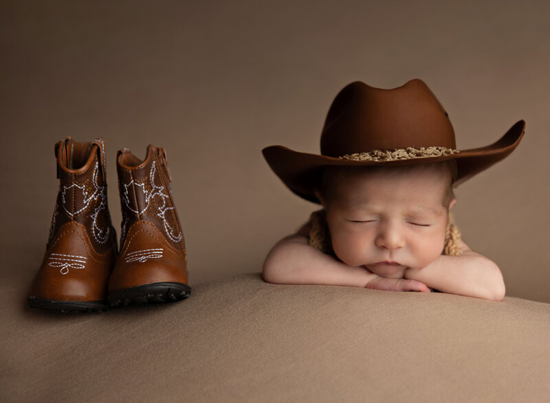 newbornbabyboynewfamilynewbabybestphotographertudiofamilybirthdaynewbornboyamilynewborngirlfirstbirthdayportraiturephotographystudioportraitsnewborngirlboyfamilyEvaMaganaPhotographychildphotographer (21 of 41)