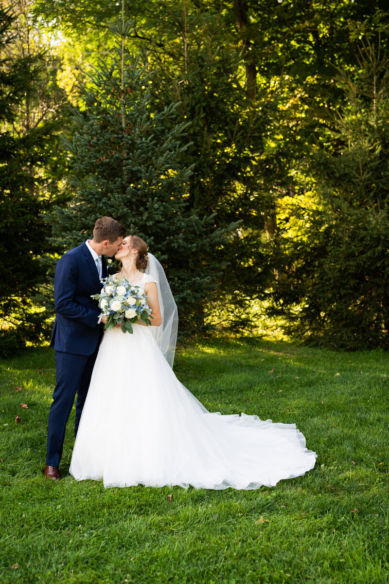 bloom-meadows-berkshire-wedding-photography-44