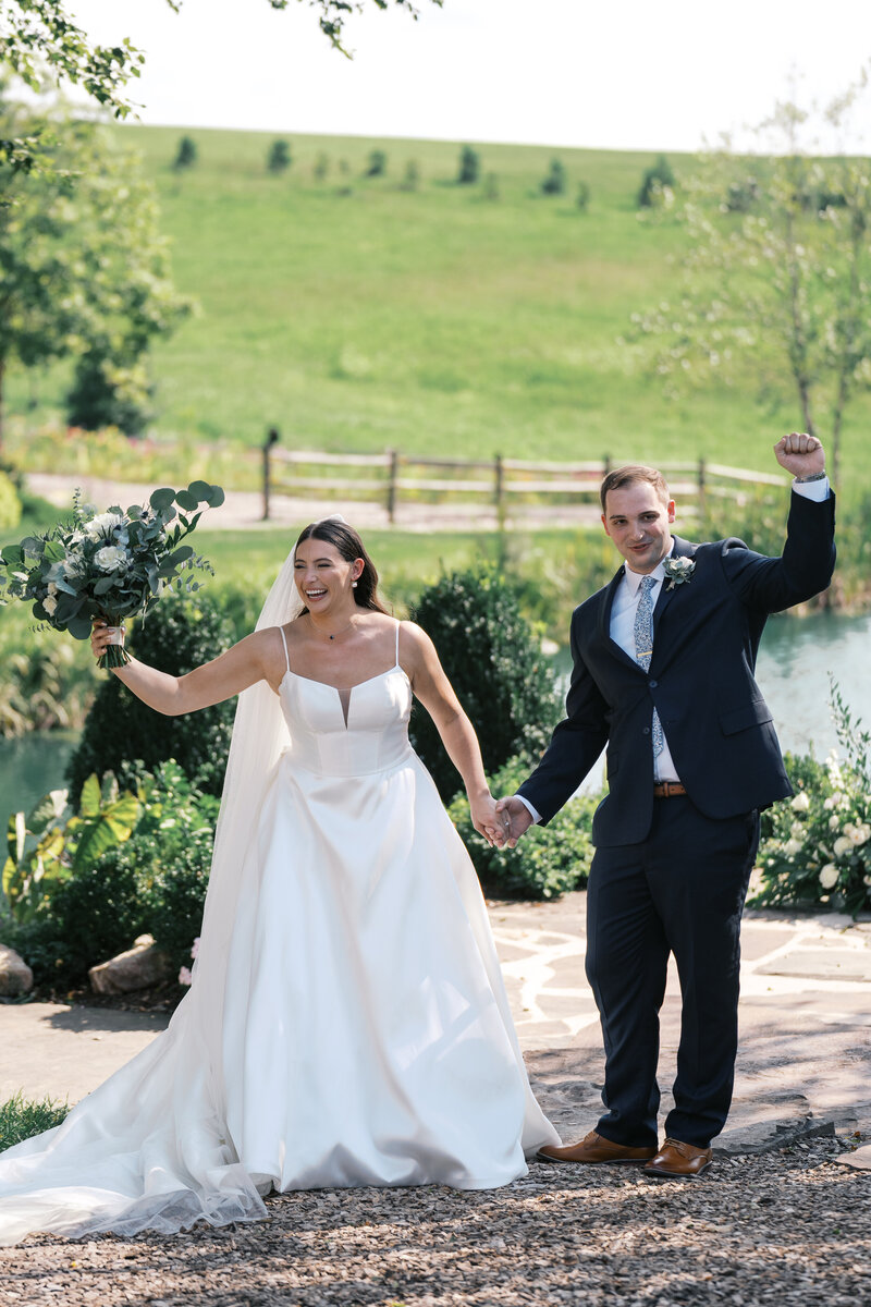 GlenEllenFarmWeddingPhotographer_DC_NY_WeddingPhotographerJenniferFern-26