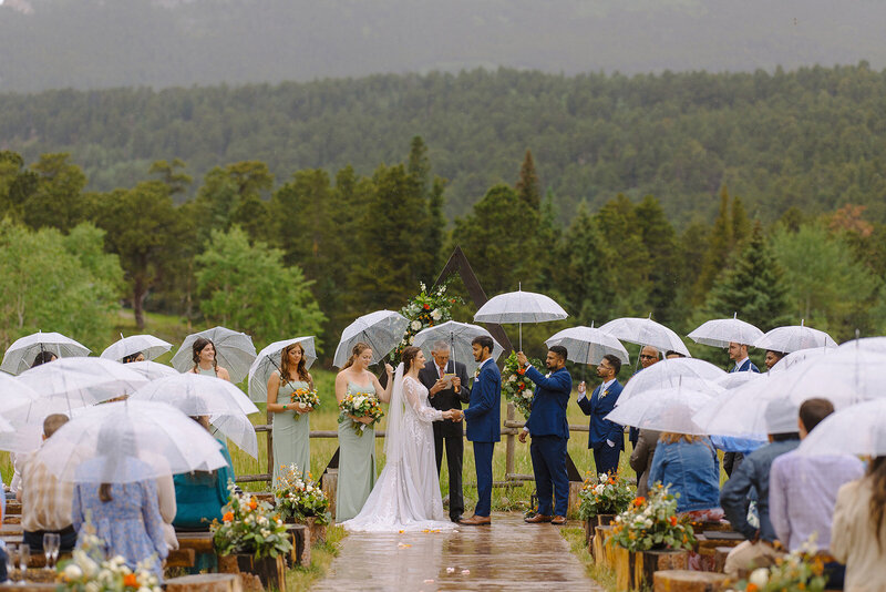 Estes Park Wedding Photographer Denver Wedding Venue Planner Della Terra Mountain Top Fall Colorful Wedding Liz Osban Photography Black Canyon Inn Wyoming Wedding Photographer Elopement Engagement 5