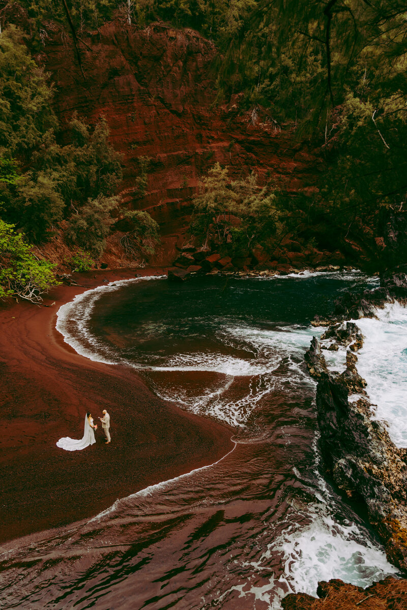 where to get married on the road to hana