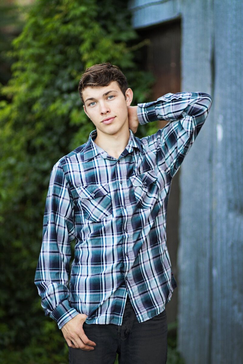 young man smiling during Tennessee senior portraits