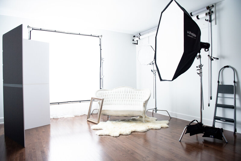JEMMAN Photography studio showing studio lights, backdrops, props, diffusor