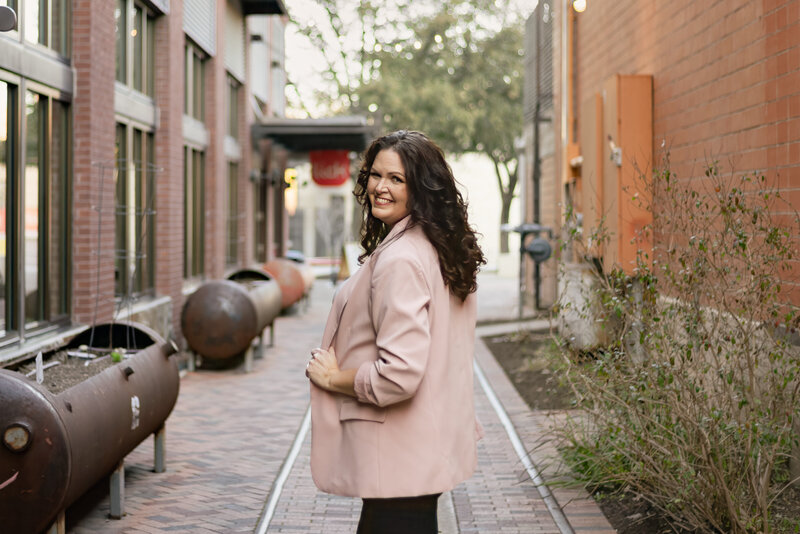  branding-jennifer-pink-jacket-camera-pearl-san-antonio.jpg