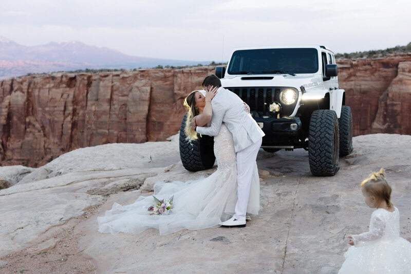 How to elope in Moab Utah