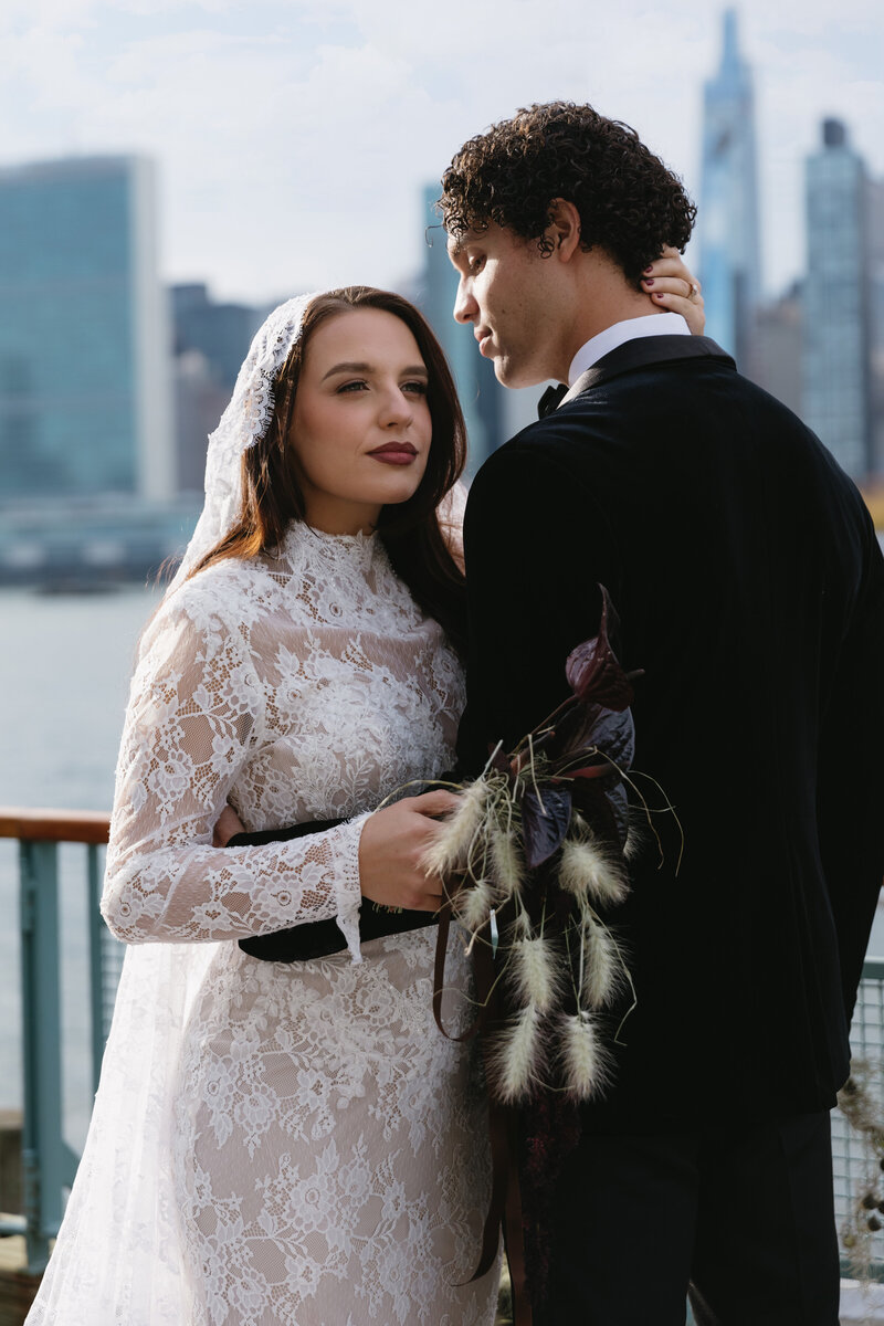 meredith-michel-editorial-wedding-bride-and-groom-city-portrait