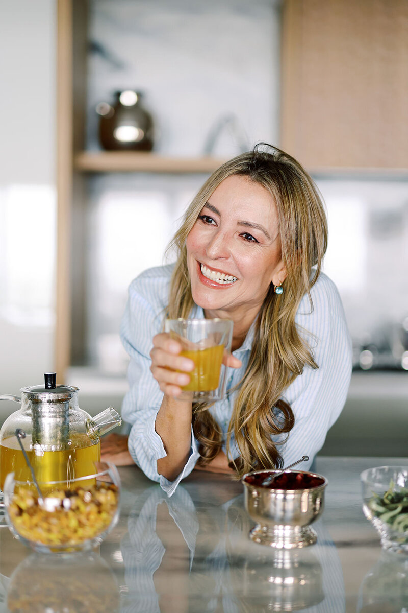 Raquel, the founder of MŪZ Tea