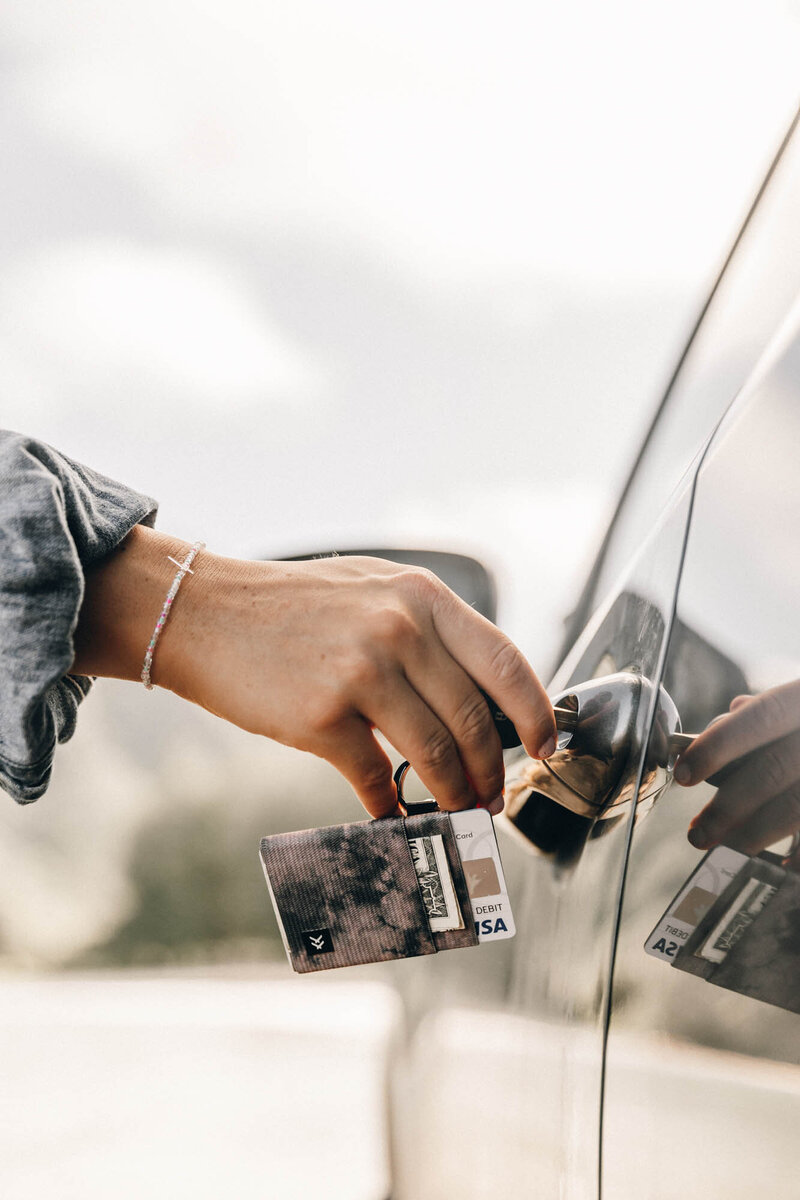 car-keys-wallet