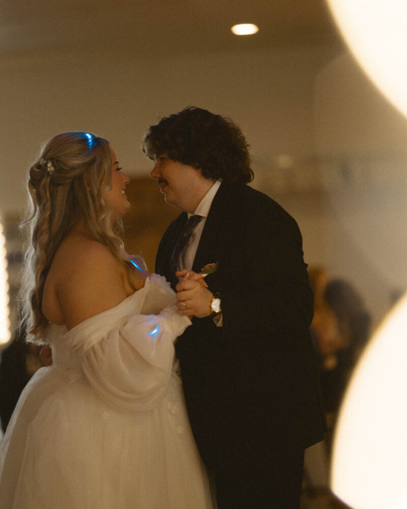 emotional-first-dance-catholic-wedding-mo00005