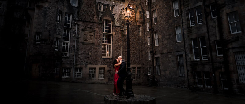 City centre Edinburgh elopement photo