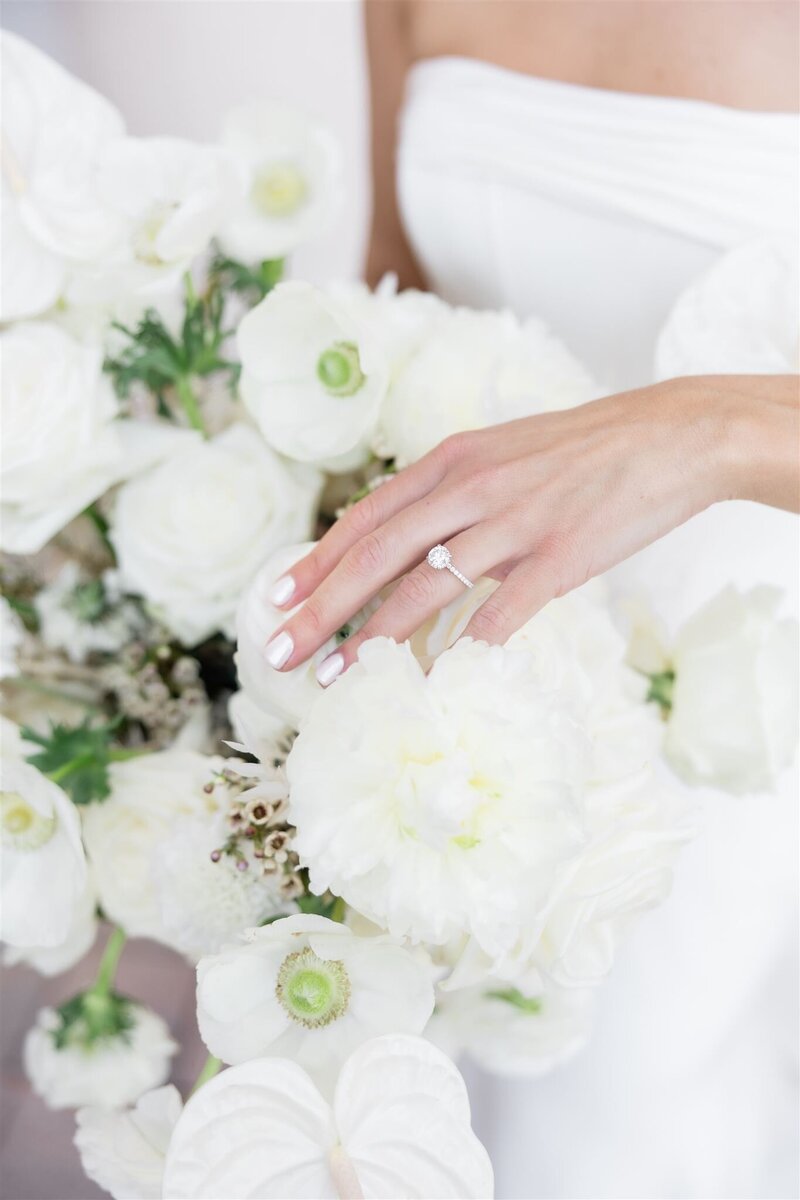 brides hand and ring by orlando wedding photographer 