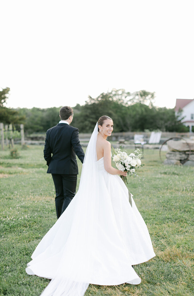 bride-cathedral-veil