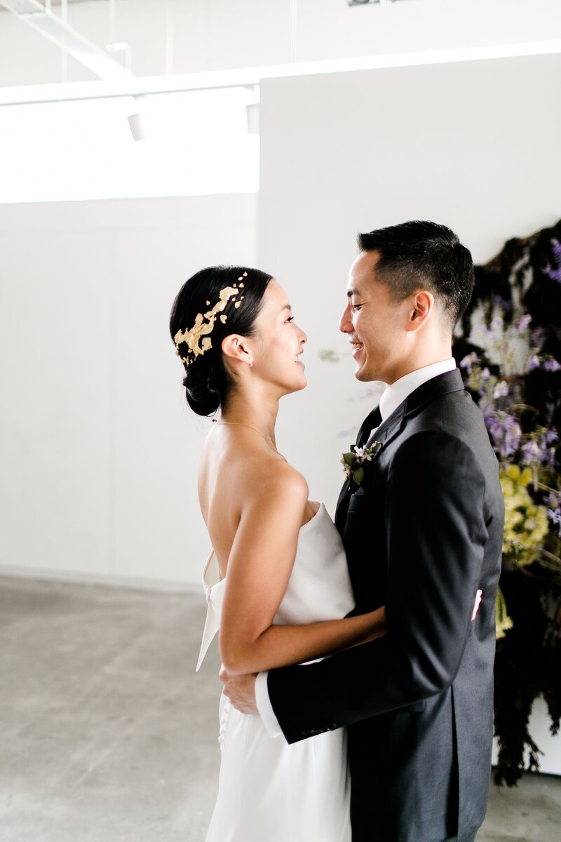 329Singapore Modern Art Gallery Wedding Editorial Photography_MARITHA MAE