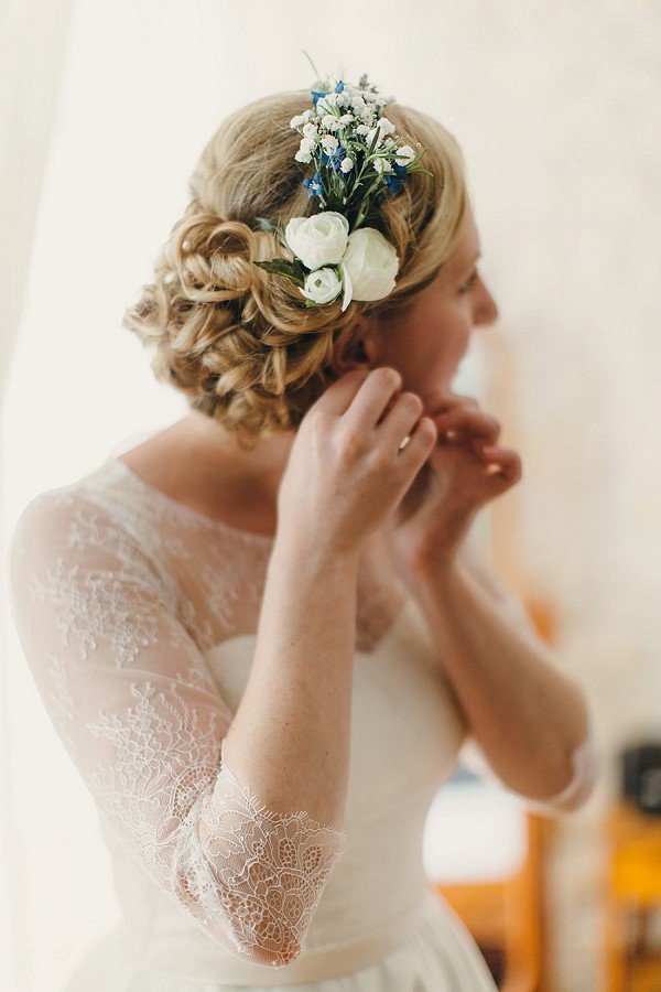 Bridal-fresh-flower-hair-piece