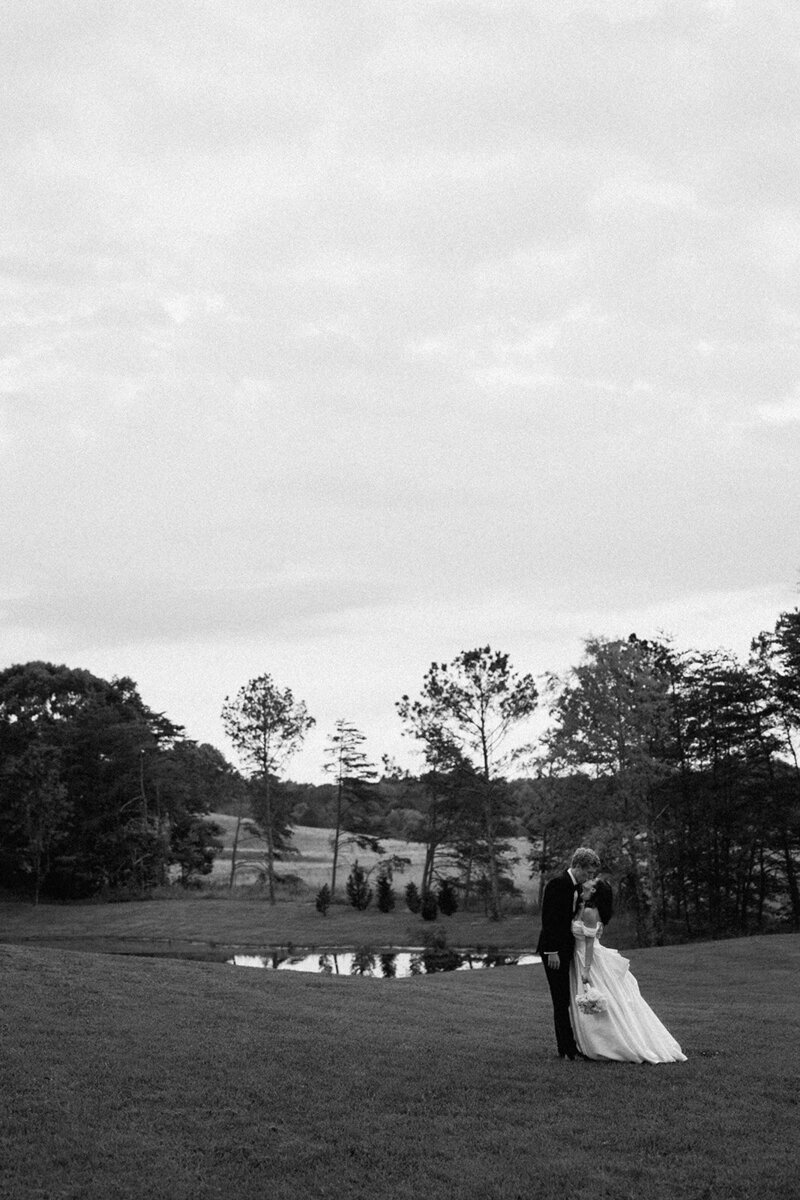 LillyLousWedding_GardenPartyWedding_0086